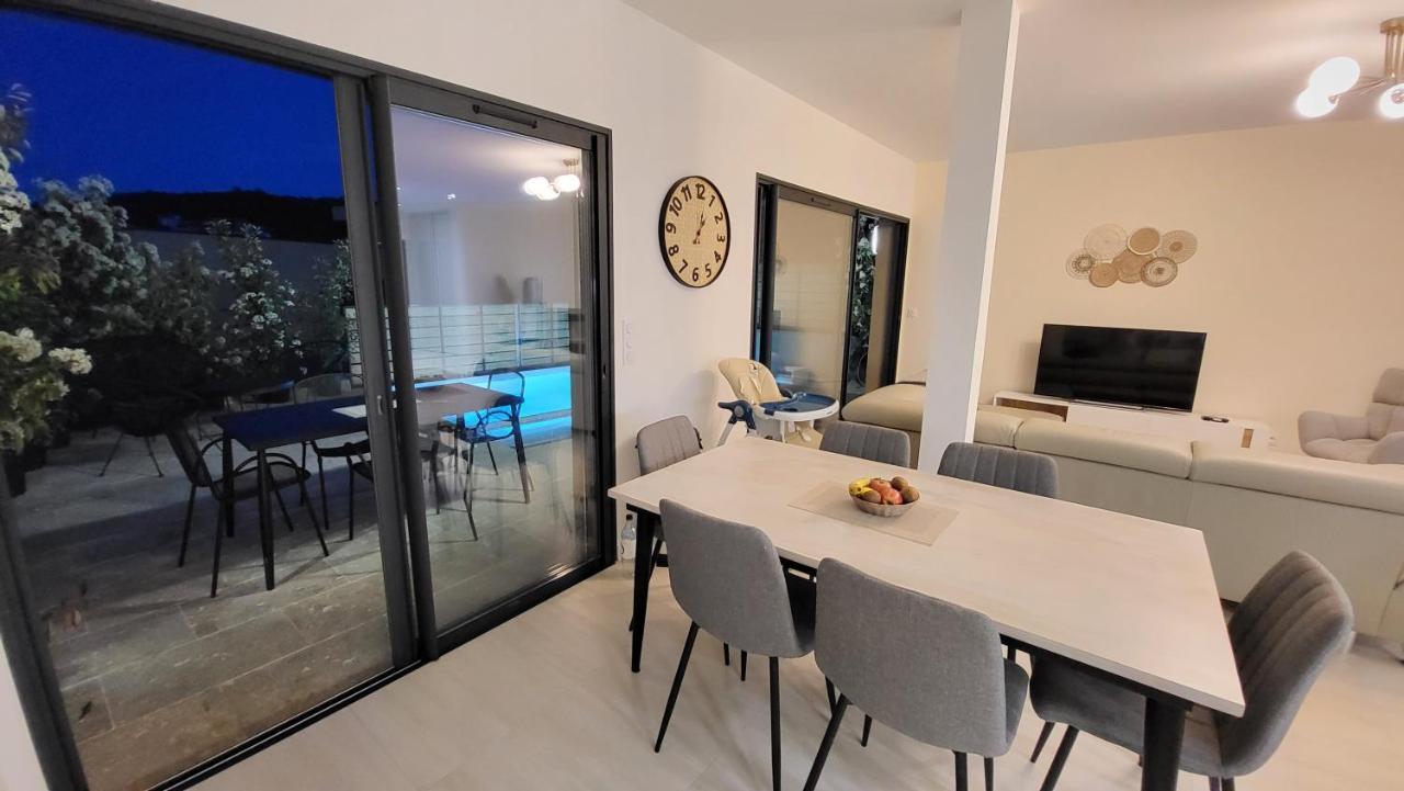 Villa Moderne De Standing Avec Piscine Privee A 400m De La - 4