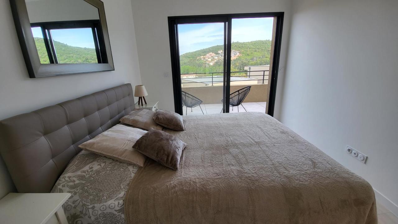 Moderne De Standing Avec Piscine Privee A 400m De La - 4 Villa