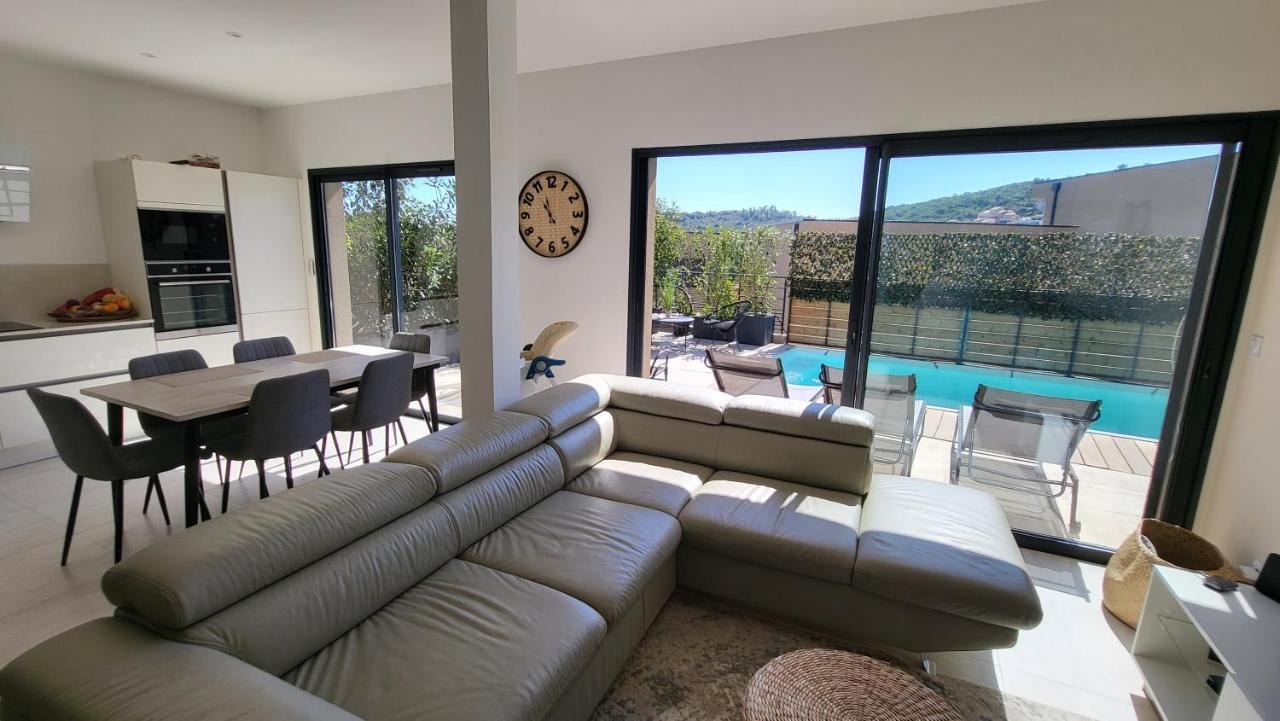 Moderne De Standing Avec Piscine Privee A 400m De La - 4