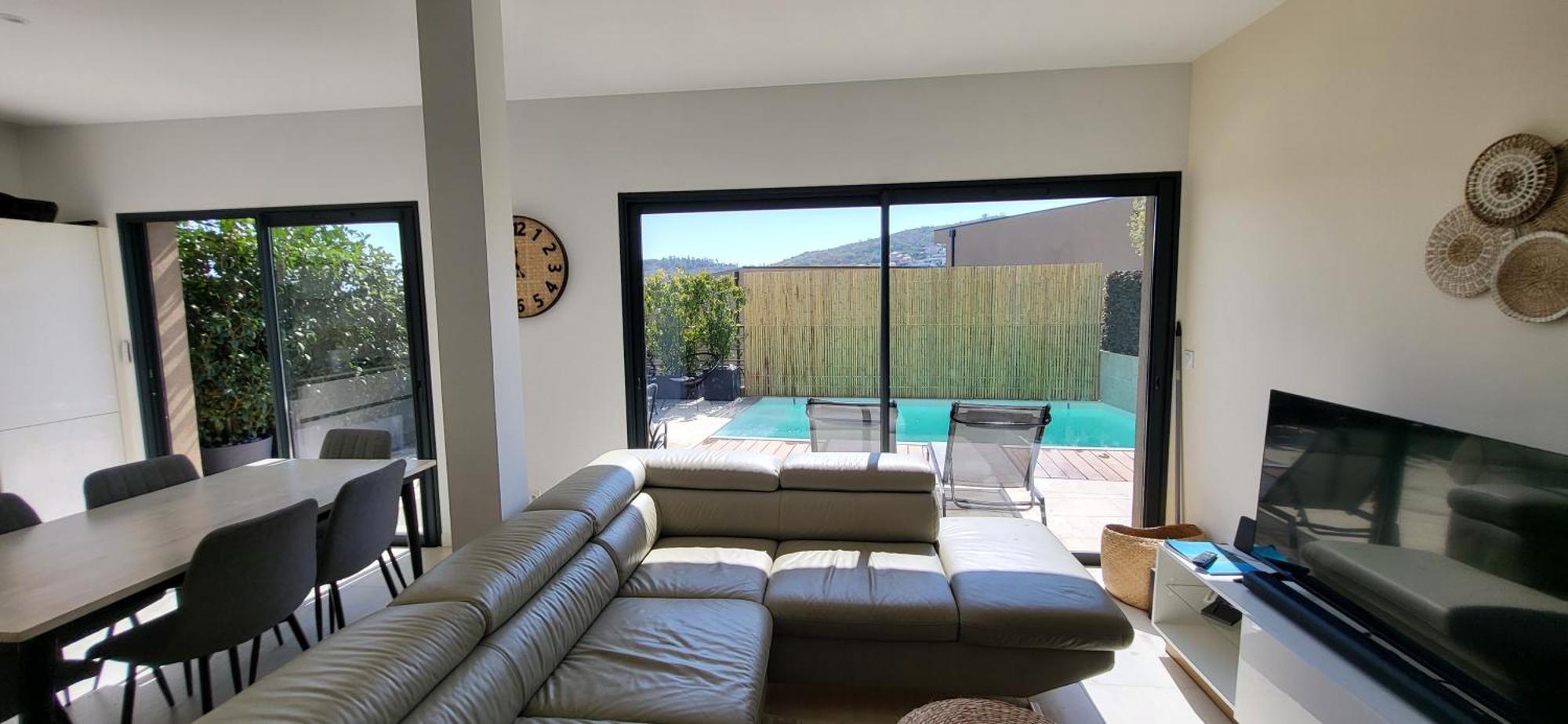 Moderne De Standing Avec Piscine Privee A 400m De La - 4 Villa